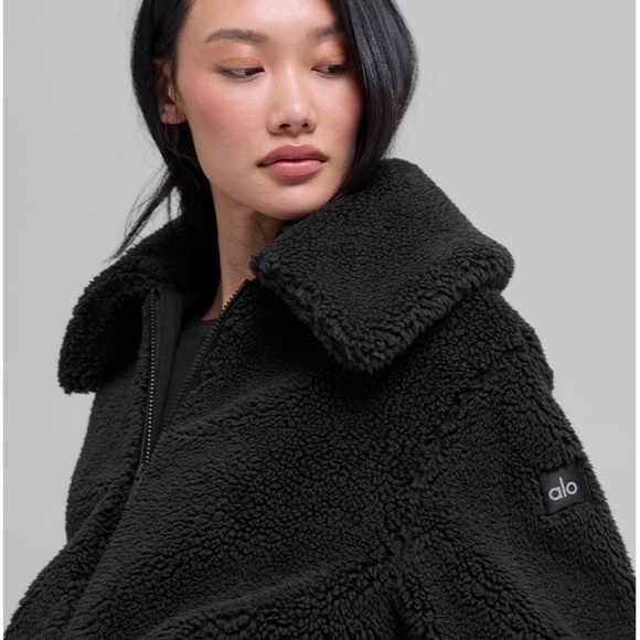 ALO Yoga Jackets & Blazers - ALO Yoga Sherpa Downtown Jacket, Black, Small